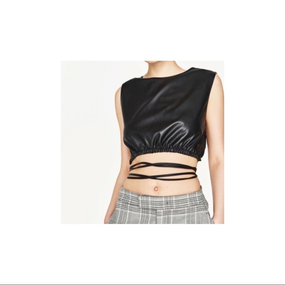 Zara Faux leather top with laces 🖤🏷